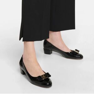 Salvatore Ferragamo's 'Vara' 30mm bow detail jelly pumps